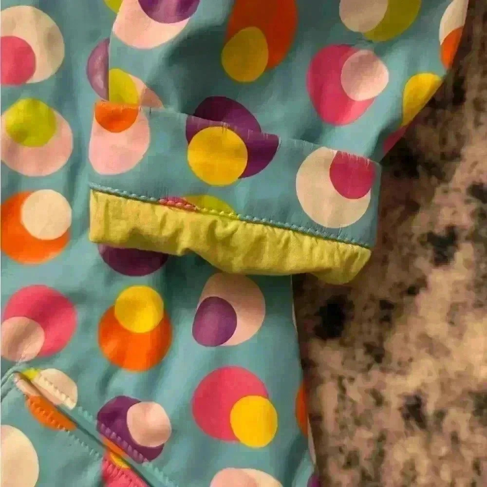 Adorable polkadot rain jacket - Picture 6 of 11